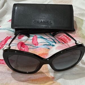 CHANEL Elegant Black Sunglasses with Case
